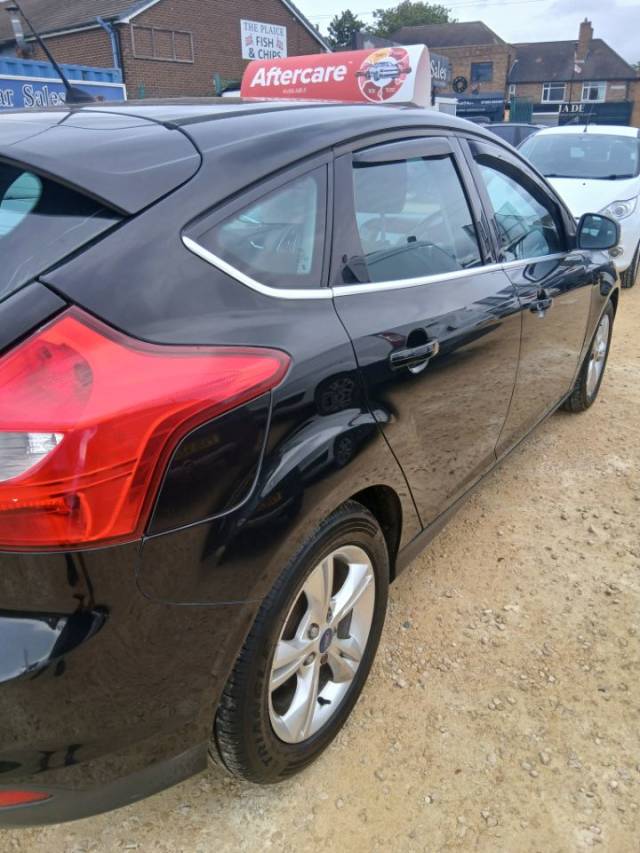 2011 Ford Focus 1.6 Zetec 5dr